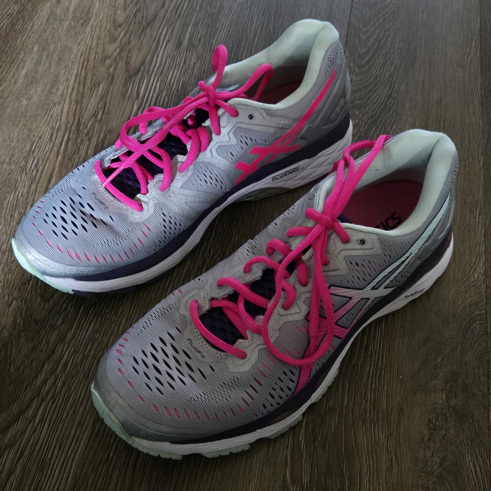 ASICS Gel Kayano 23 Womens Silver Pink Mesh Lace Up Running Sneaker Size 10